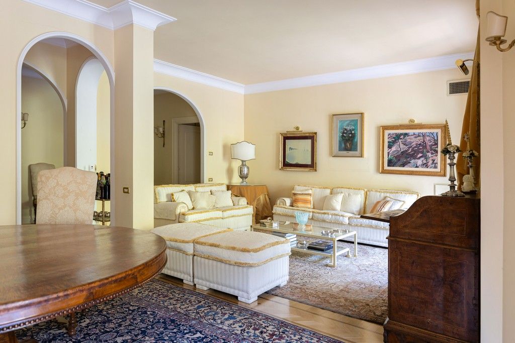 appartement 6 pièces en vente sur Roma  (00135)